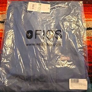 NWT Womens Catarina One Pocket Scrub Top